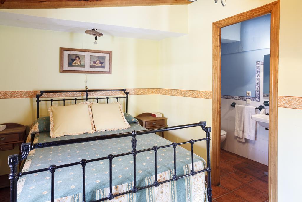 La Casa Del Tio Venancio Guest House Caracenilla Стая снимка