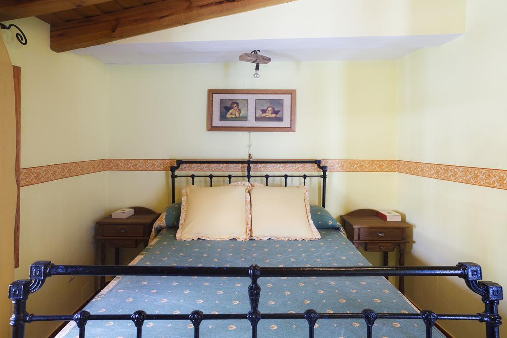 La Casa Del Tio Venancio Guest House Caracenilla Стая снимка