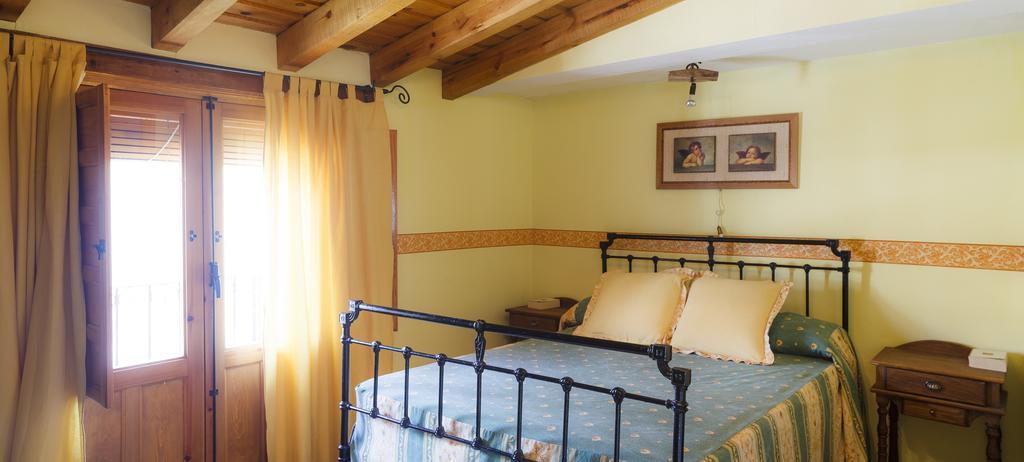 La Casa Del Tio Venancio Guest House Caracenilla Стая снимка