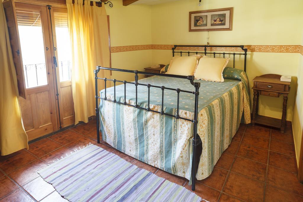 La Casa Del Tio Venancio Guest House Caracenilla Стая снимка