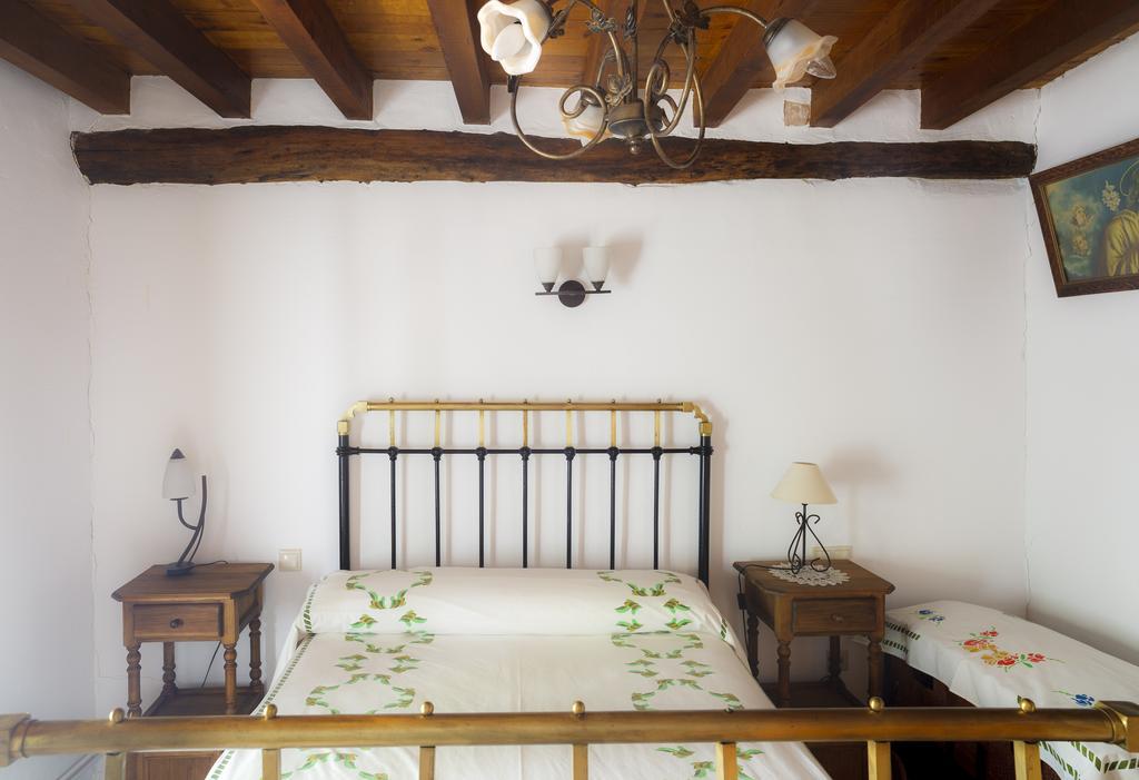 La Casa Del Tio Venancio Guest House Caracenilla Стая снимка