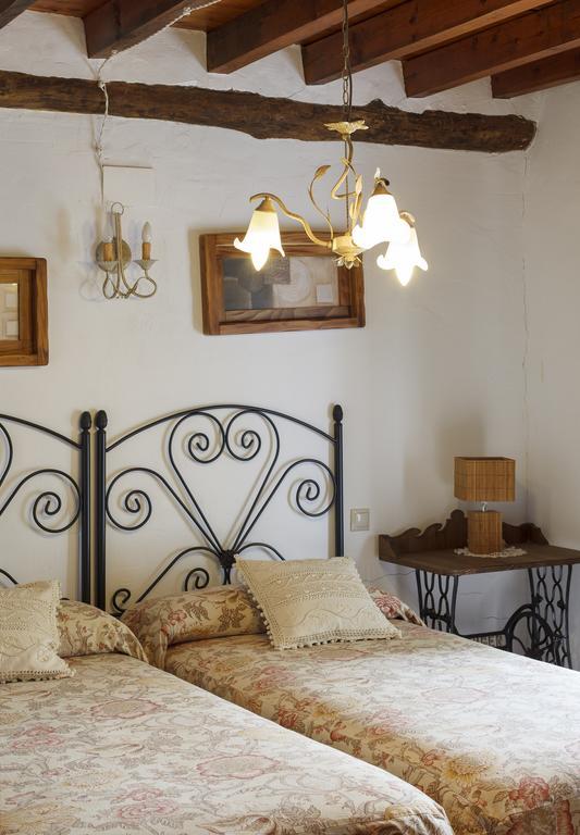 La Casa Del Tio Venancio Guest House Caracenilla Екстериор снимка