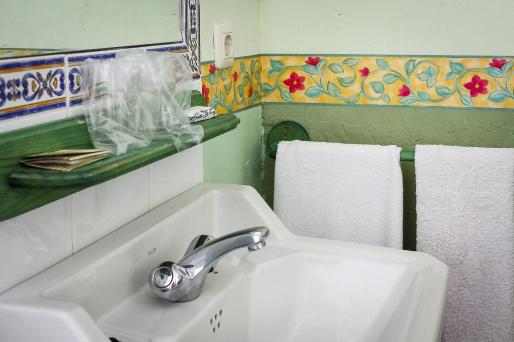 La Casa Del Tio Venancio Guest House Caracenilla Стая снимка
