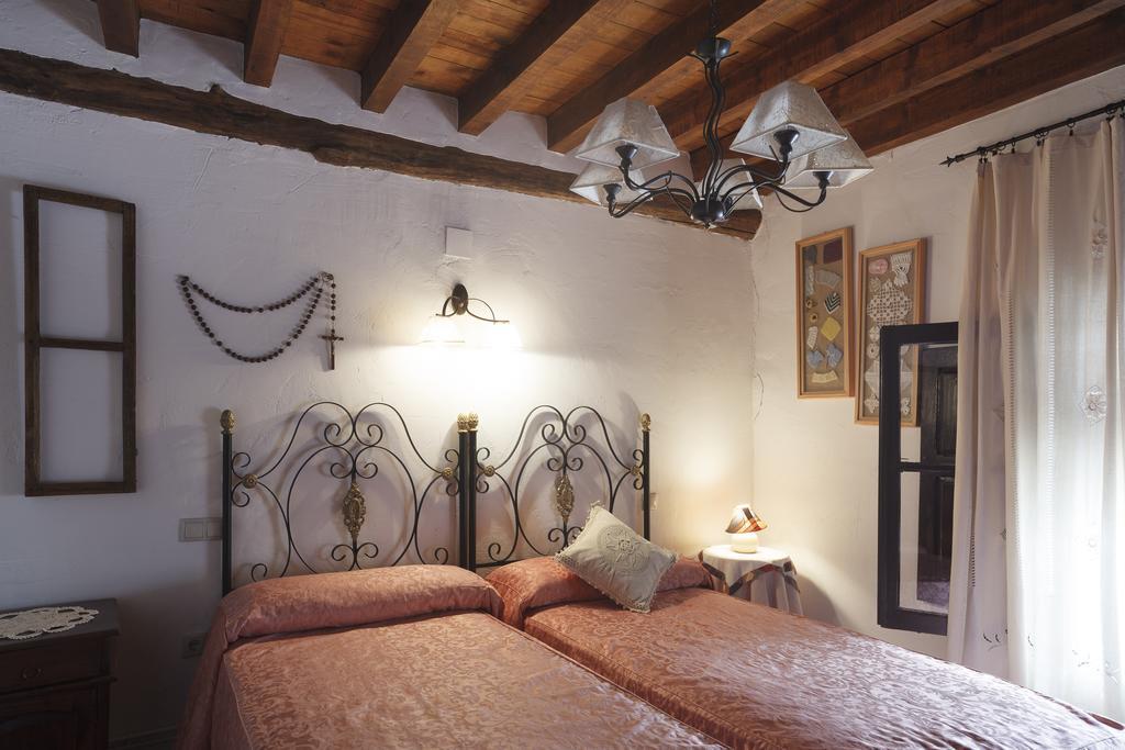 La Casa Del Tio Venancio Guest House Caracenilla Екстериор снимка